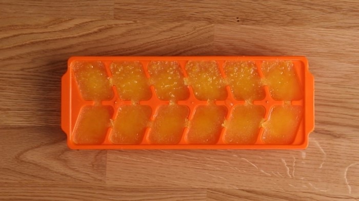 Cubitos de jugo de naranja congelados