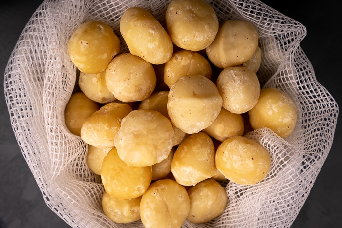 Nueces de macadamia en bolsa de malla