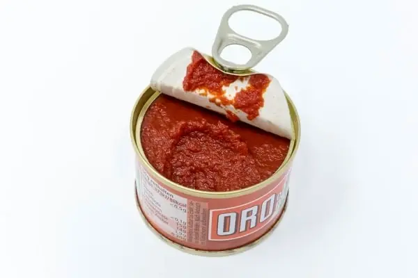 Pasta de tomate en lata