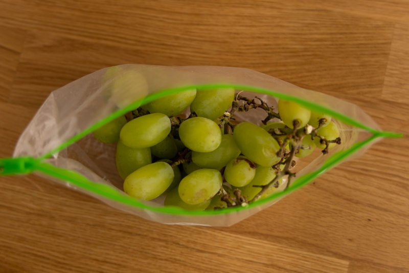 Cómo almacenar uvas: bolsa entreabierta