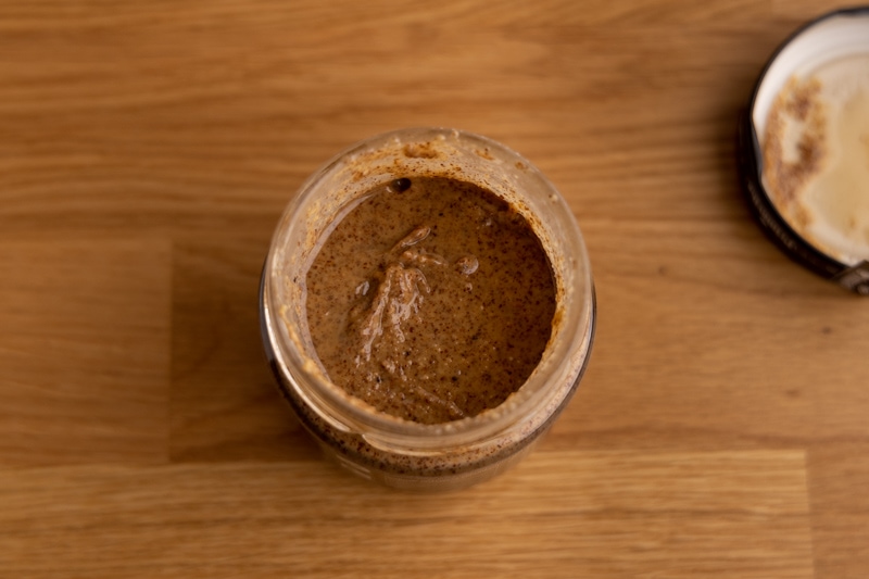 Almond butter: oil incorporated after stirring