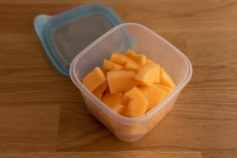 Cómo almacenar melón cortado en cubitos