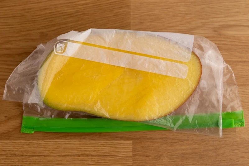 Cómo almacenar mango cortado: una bolsa resellable