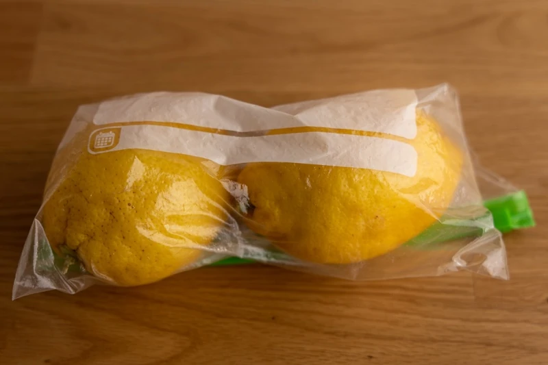 Cómo almacenar limones - bolsa para congelar
