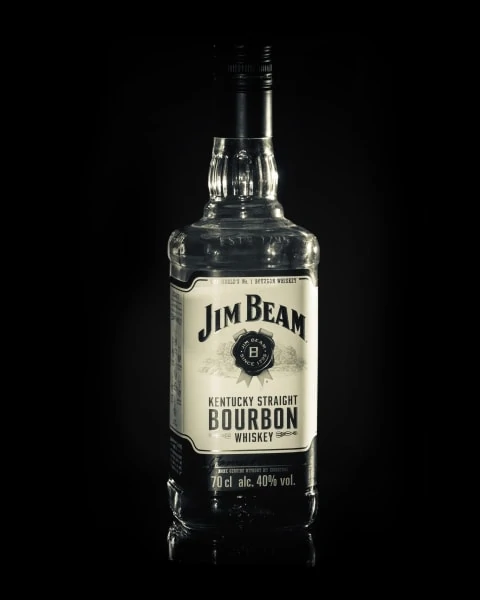 Botella vacia de bourbon Jim Beam