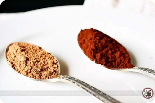 Cacao en polvo Valrhona y cacao en polvo Cadbury