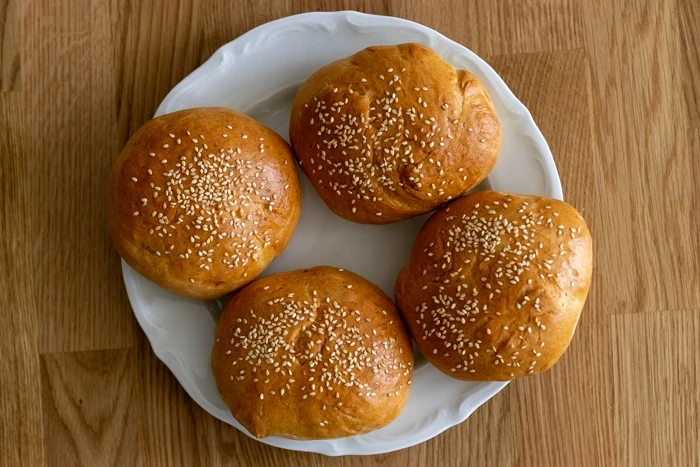 Frozen and Thawed Yeast Burger Buns
