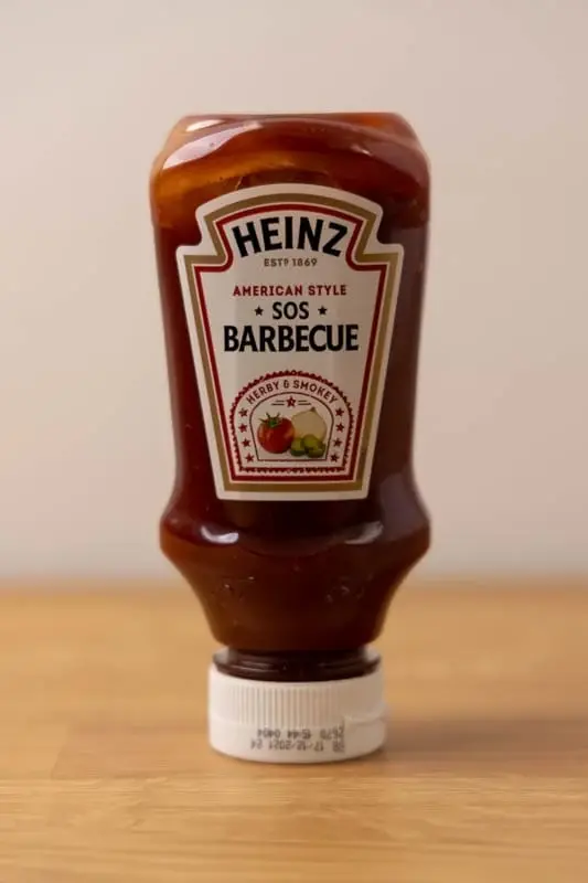 botella de salsa barbacoa