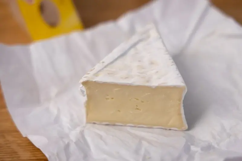 brie en envoltorio de queso 1