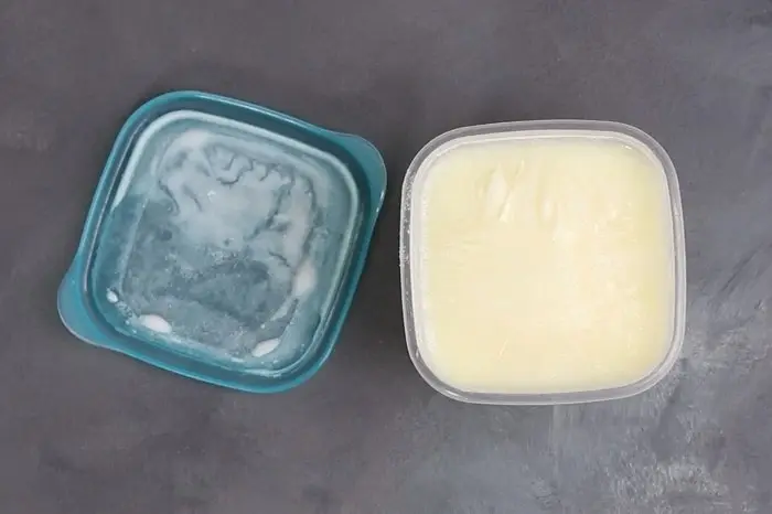 suero de leche congelado en un recipiente 6