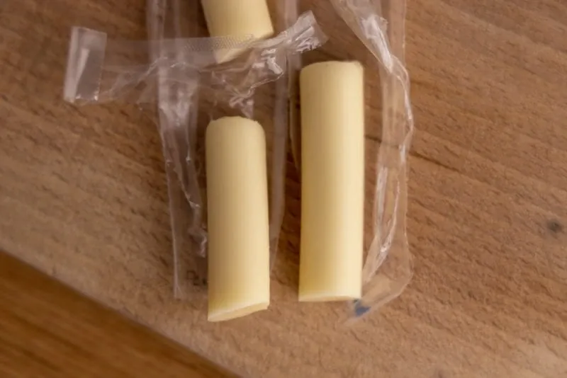 cortar queso en tiras